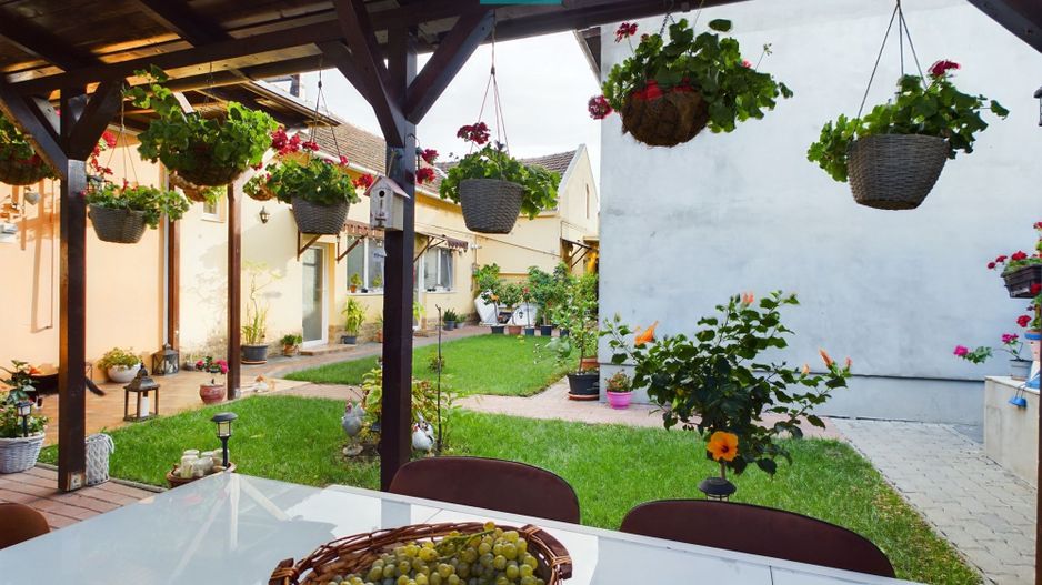 Apartament cu 3 camere la curte comună în Grădiște - Poză 11