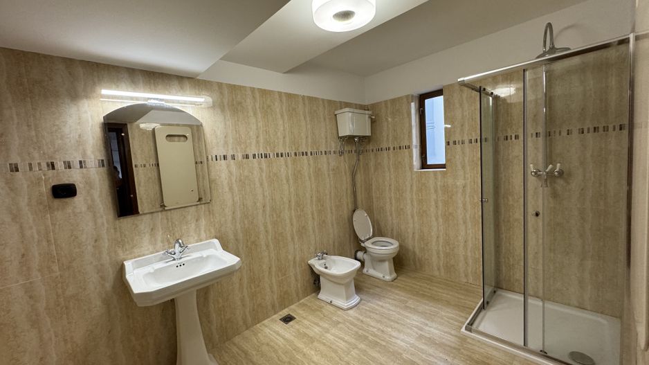 Universitate 20 camere arhitectura interbelica garaj curte piscina - Poză 21