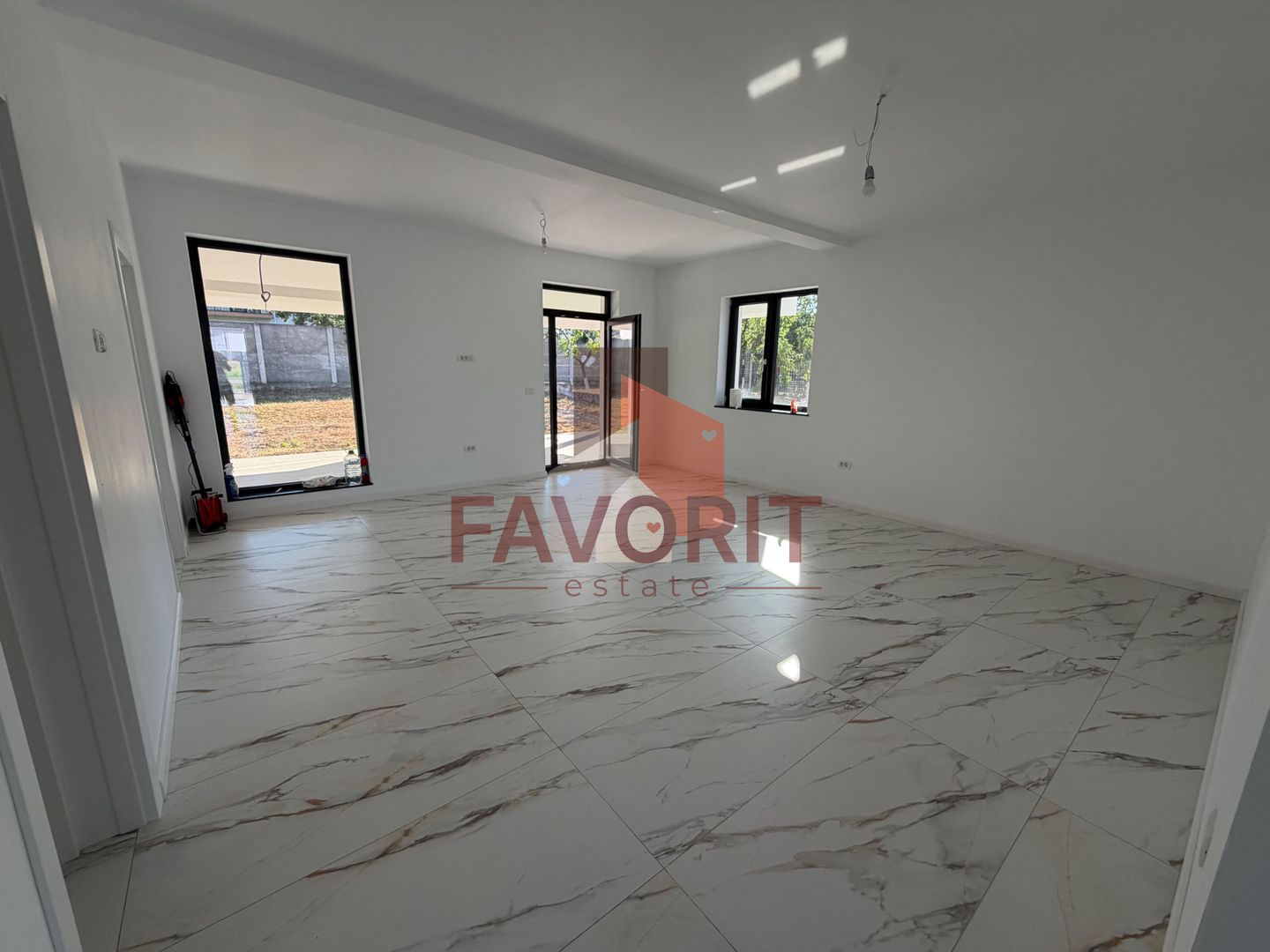 Casa individuala. 172 mp utili. Garaj. Disponibila imediat - Poză 7