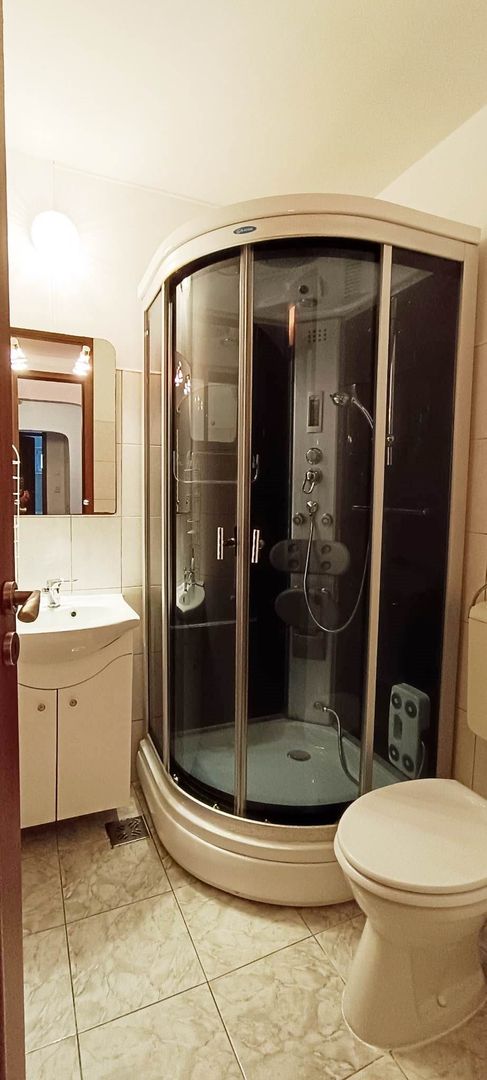 Apartament cu 4 camere in Tractoru-Independentei - Poză 9