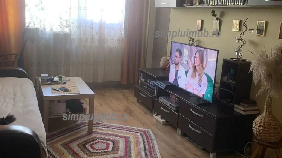 Dristor Apartament 3 Camere Spatios cu Balcon - Poză 2