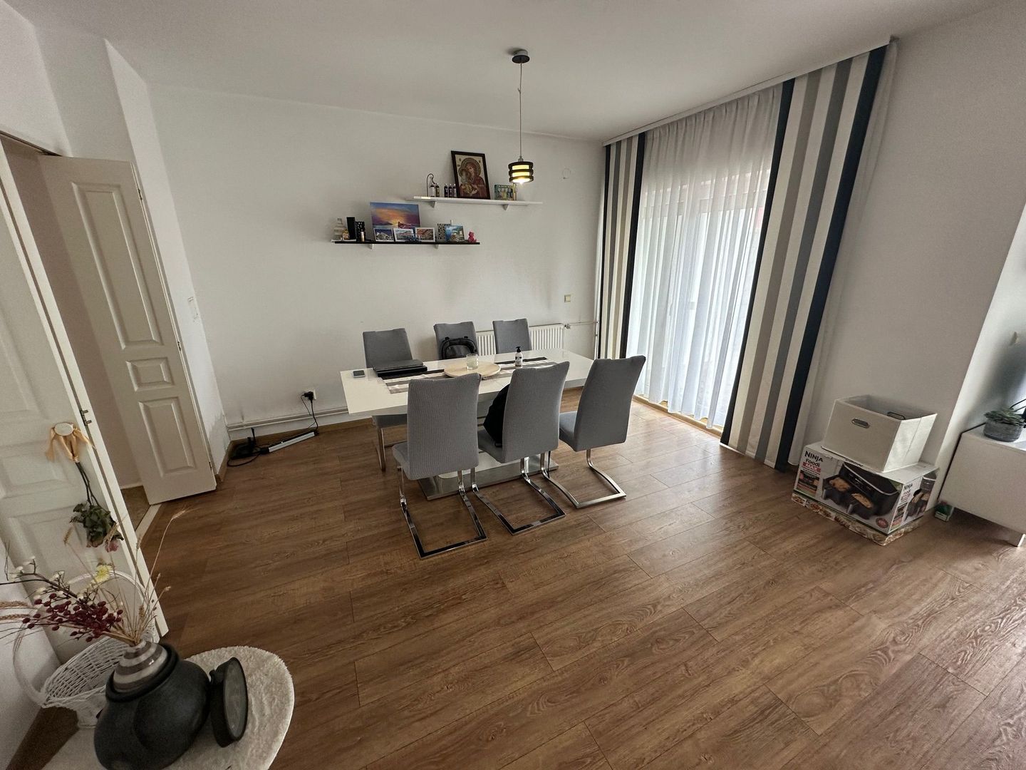 Casă / Vilă cu 5 camere zona Lunei - Poză 6