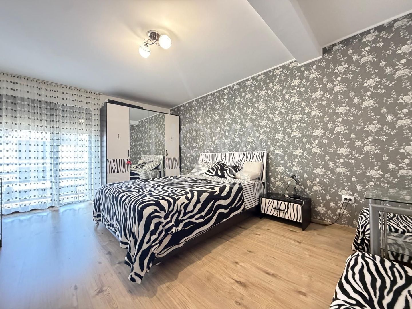 Casa tip duplex - mobilata si utilata - Poză 13
