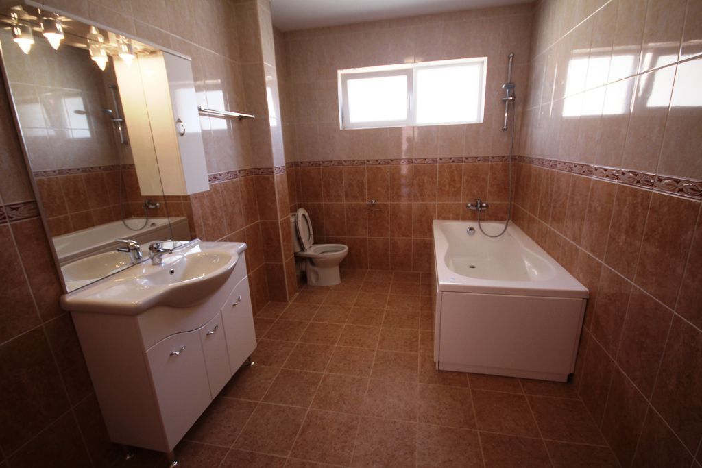 Vila spatioasa  nemobilata zona Elisabetin - Poză 20