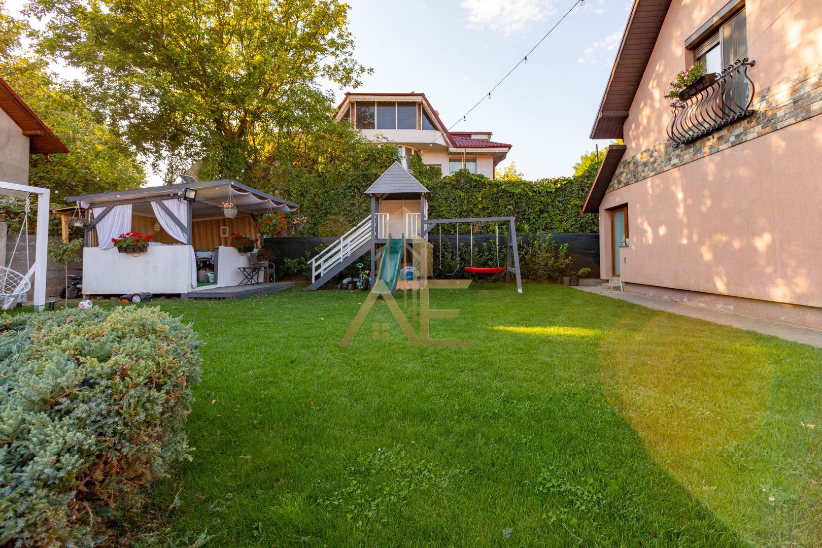 Casă superbă pentru familie în Lilieci – 133 mp utili, 500 mp teren - Poză 42