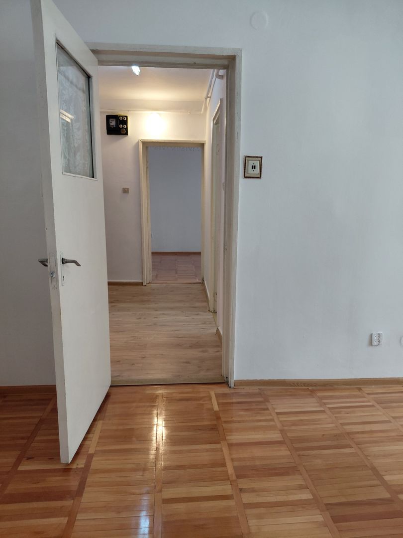 Apartament 2 camere – Port, etaj 1/4 – 3 balcoane, centrală, geam la baie - Poză 16