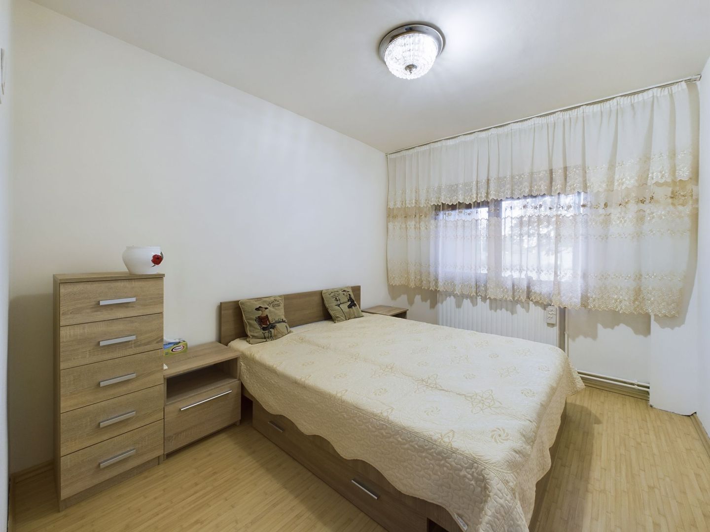 Apartament cu 4 camere, Miorița - Poză 3