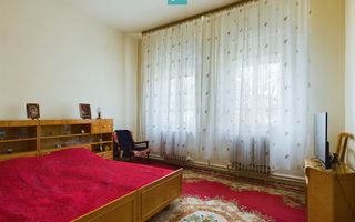 Casă individuală cu teren de 1100 mp și 3 apartamente în curte - Poză 4
