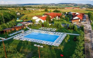 Complex turistic cu restaurant, piscina si teren de tenis - Poză 1