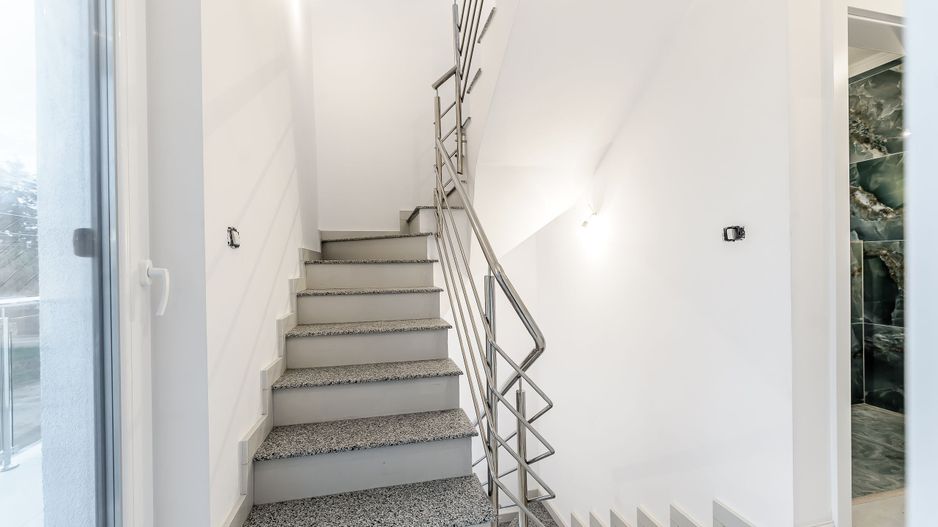 Casă nouă 2025 cu terasă rooftop – 5 camere, design modern, în Gai - Poză 9