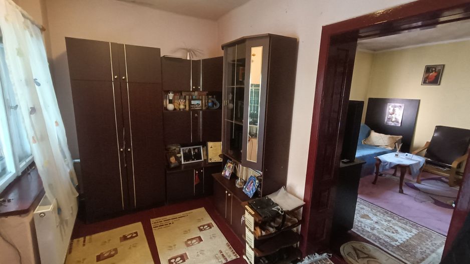 Casă de vanzare cu 4 camere 107 mpu pivnita anexe curte gradina Sebes - Poză 4