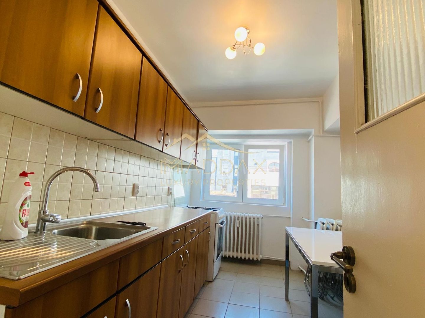 Apartament spațios cu 4 camere, vedere spectaculoasă către Palatul Parlamentului - Poză 22