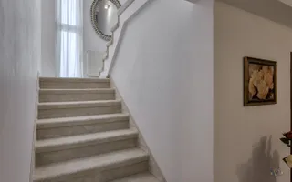 Vilă renovată P+1+M  | Foișor vitrat, grădină și jacuzzi - Poză 39