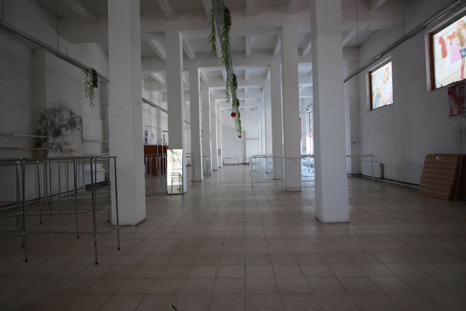 Spatiu comercial tip hala - zona semicentrala - Poză 14