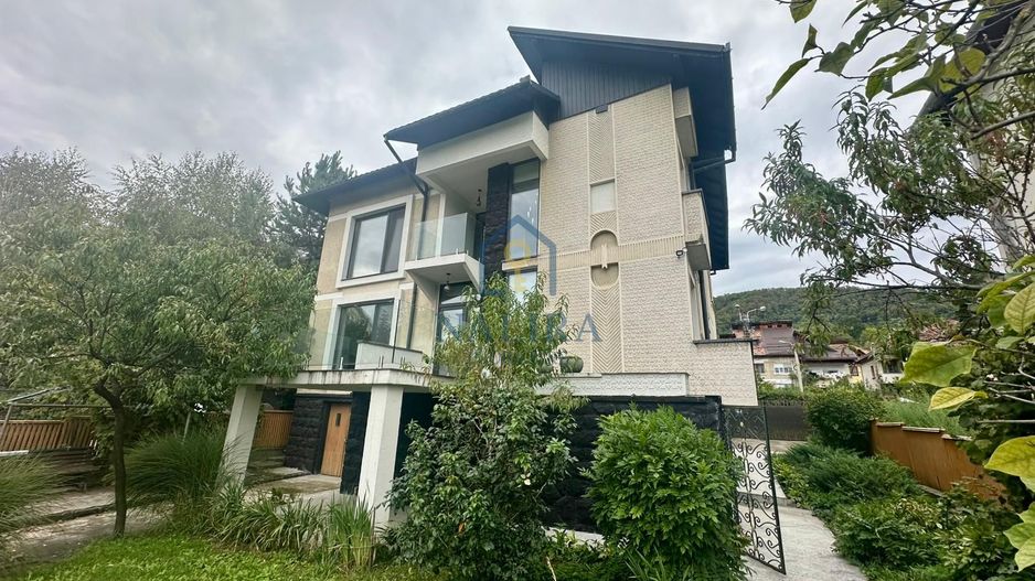 Casă deosebită D+P+1, Baia Mare - Poză 1