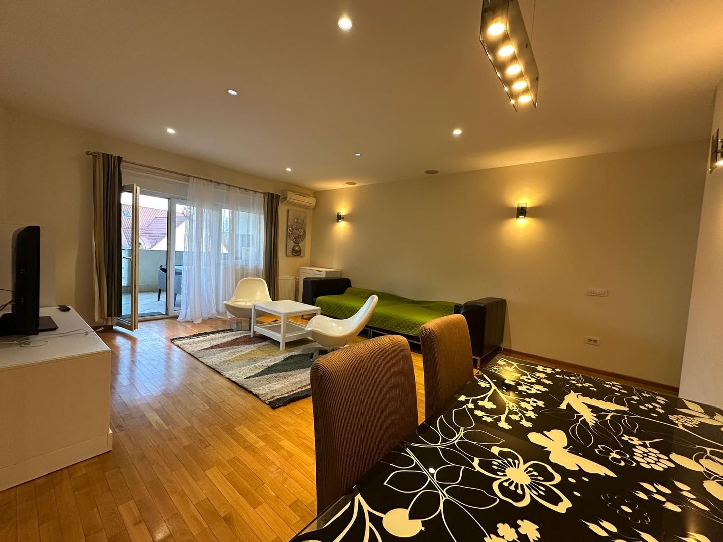 APARTAMENT MODERN CU TERASA SI LOC PARCARE ZONA HERASTRAU - Poză 2