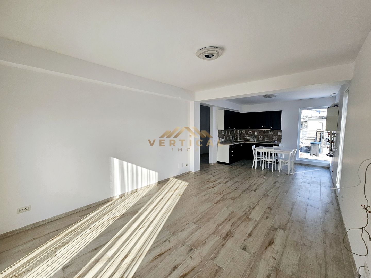 Casa parter de inchiriat cu 3 camere - comuna Berceni - Poză 8