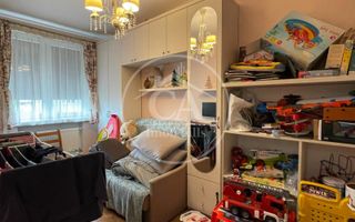 Apartament cu 3 camere de vanzare in zona Decebal, Oradea - Poză 10