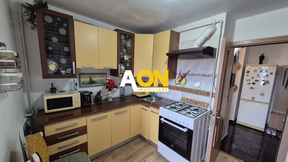 Apartament 3 camere, Decomandat, 69 mp, Zona Cetate - Poză 9