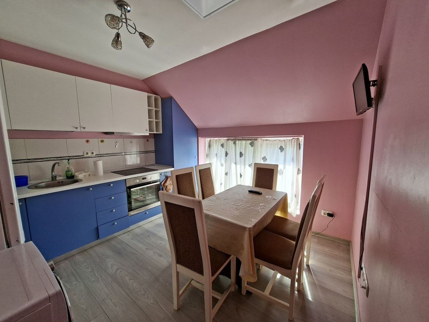 Apartament cu 3 camere pe două etaje-Zona Lipovei - Poză 4