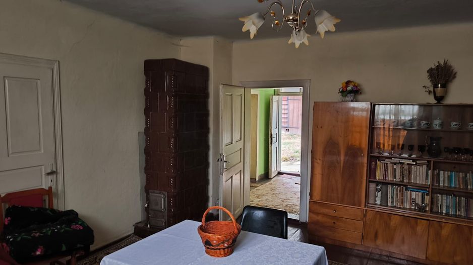 CASA DE VANZARE + ANEXE 2500 MP / PUTNA - Poză 4