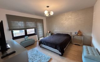 Casa generoasa LA CHEIE, curte 200 mp in Selimbar - Poză 11