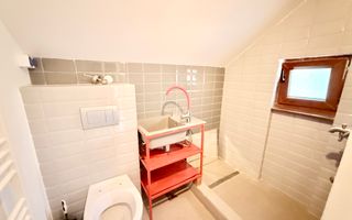 Doua etaje in vila pe malul lacului Grivita birouri rezidential - Poză 18