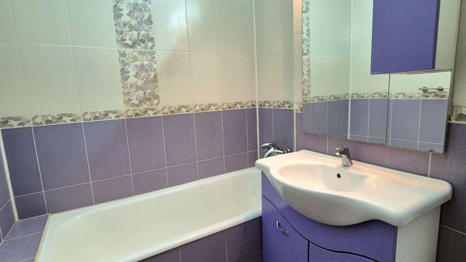 Apartament 3 camere - metrou 1 Dec. - Poză 9