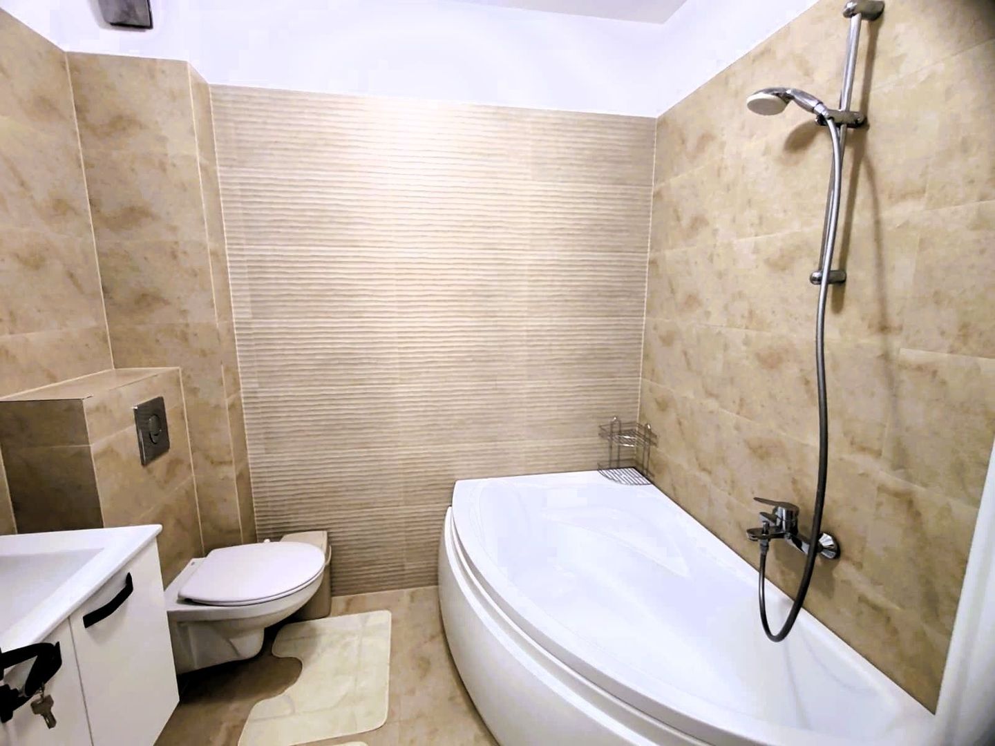 3 camere | 90 mp + curte 45 mp | Mobilat si Utilat Premium | Top - Poză 9