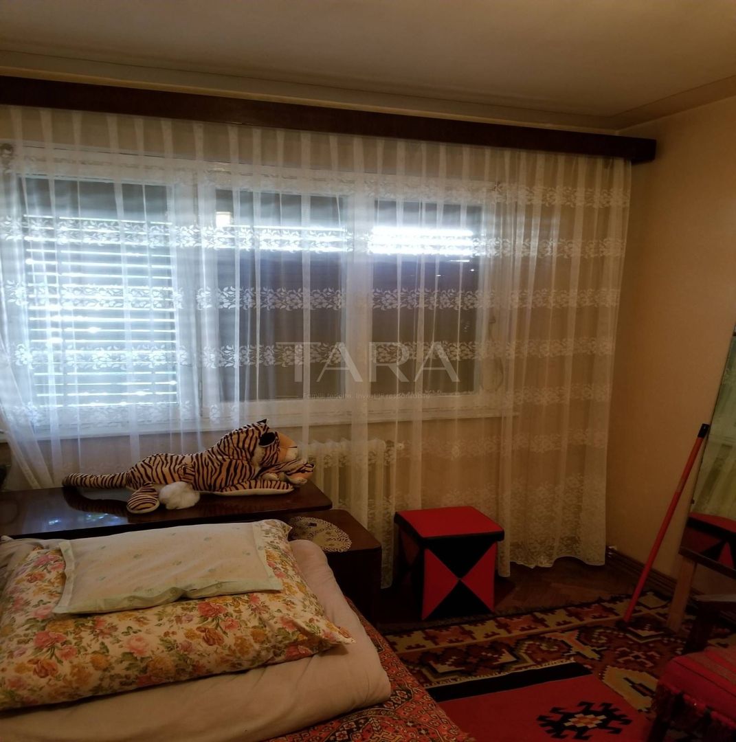 4 camere decomandate în Mănăștur – potențial excelent. - Poză 3