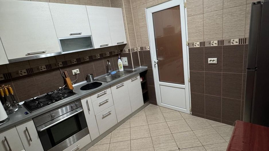 Apartament incapator cu trei camere, zona Iancuui - Poză 4