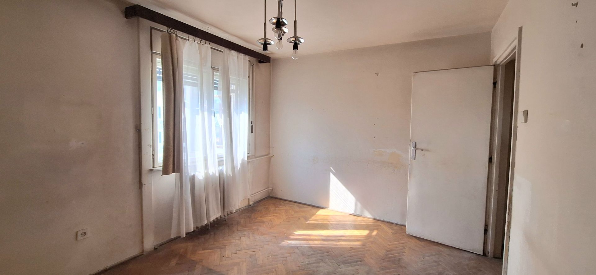 Apartament cu 2 camere - Piata Victoriei - Poză 10
