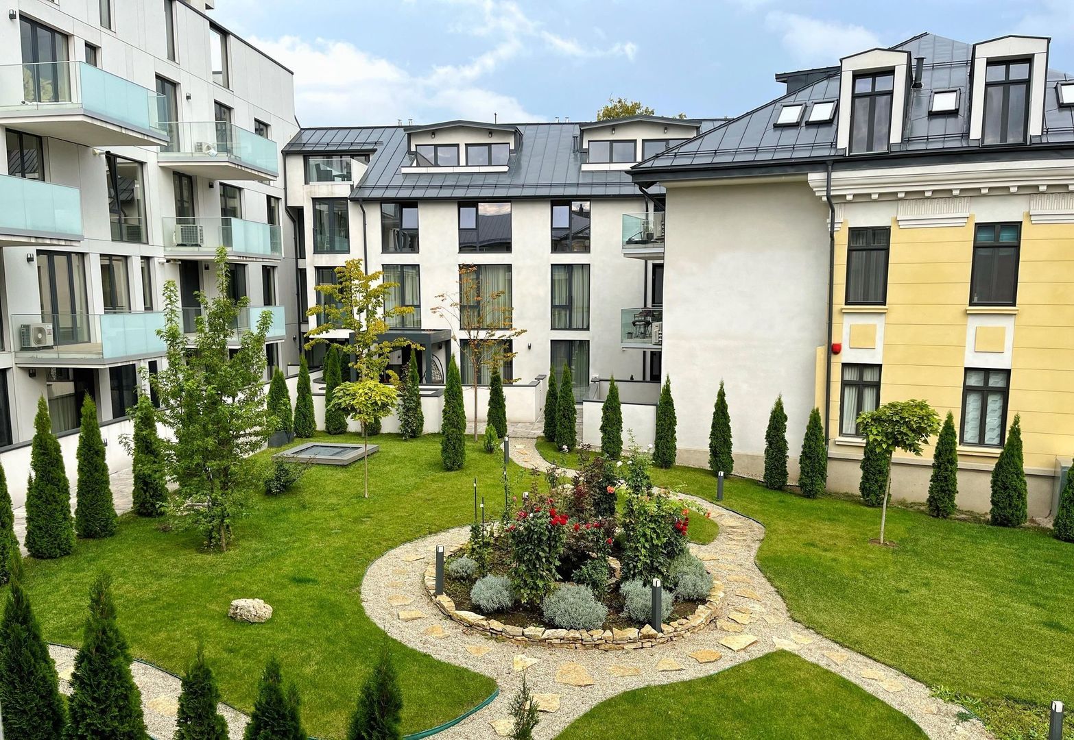 Închiriere 2 Camere Complex Carmen Sylva, Parcare Subterană, Piscină Rooftop - Poză 14