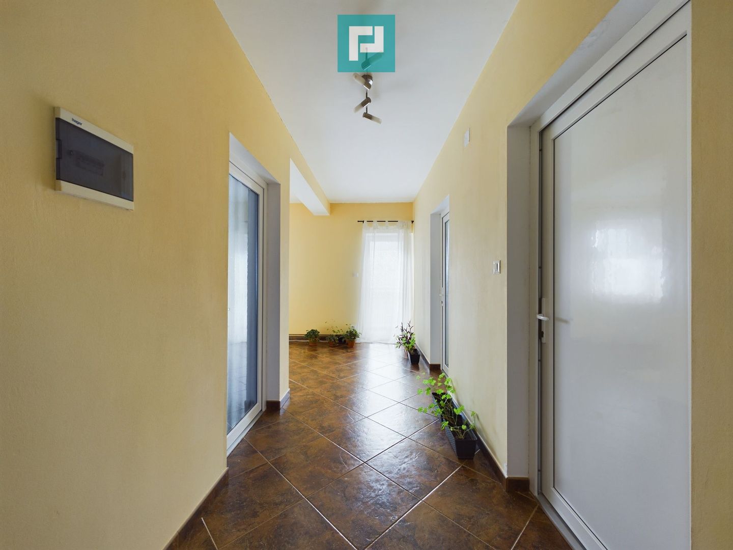 Casă P+E la cheie în Vladimirescu - Poză 13