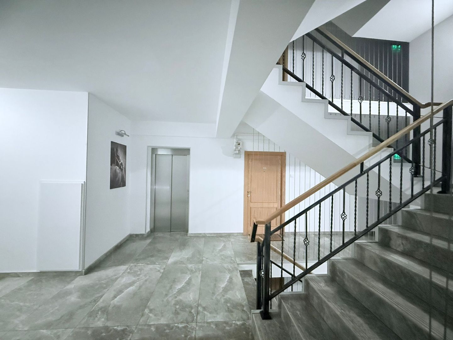 GARSONIERA DE LUX DECOMANDATA MOBILATA SI UTILATA 40MP - Poză 9