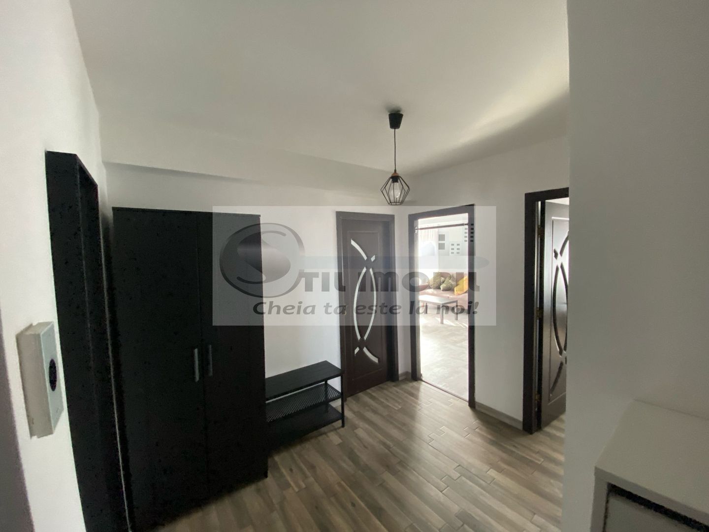 Apartament 2 camere decomandat mobilat Podul de Piatra 159000 euro - Poză 1