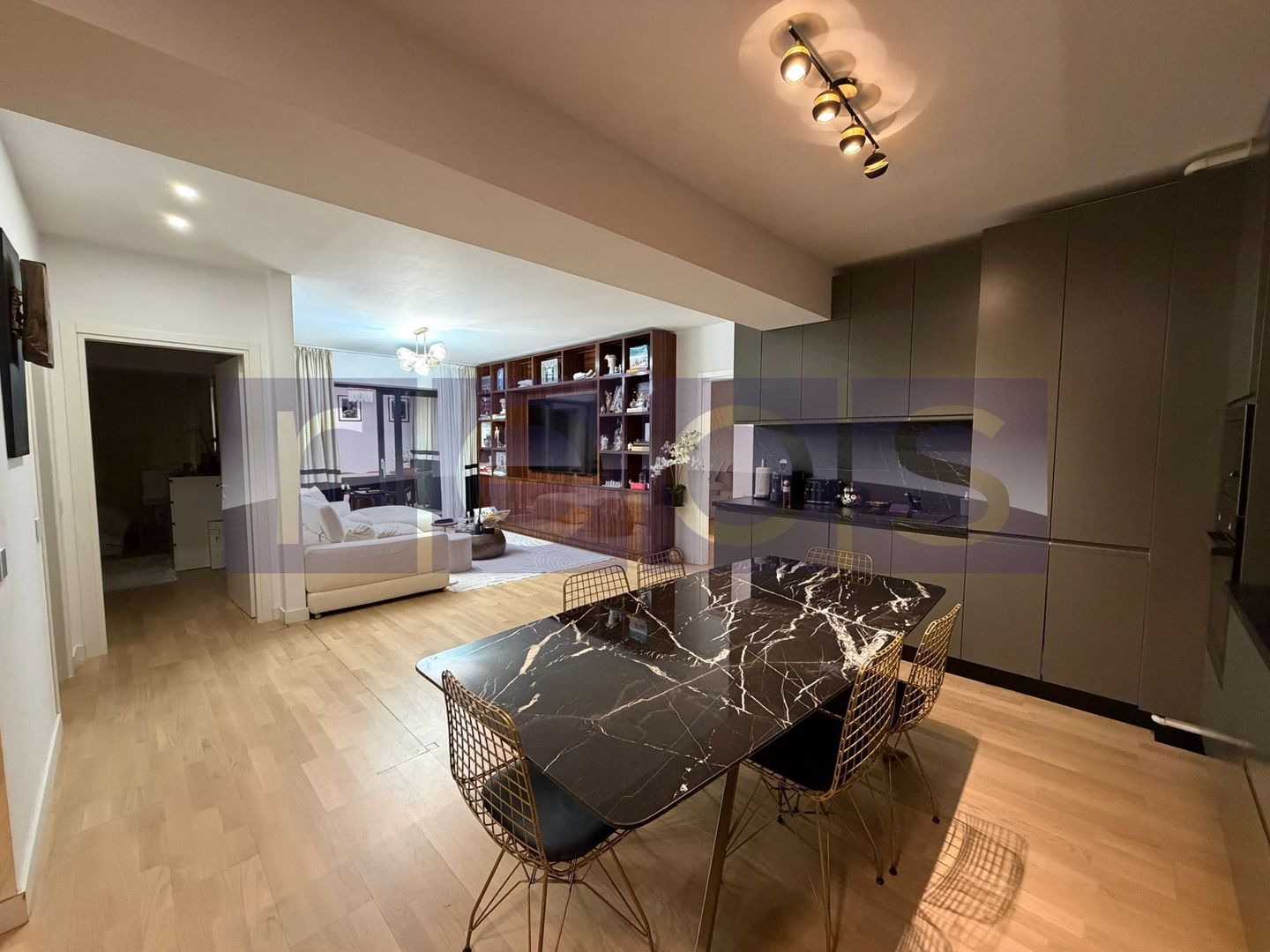 VANZARE 3 CAMERE | UPGROUND | 96MP | MOBILAT UTILAT LUX | PIPERA - Poză 4