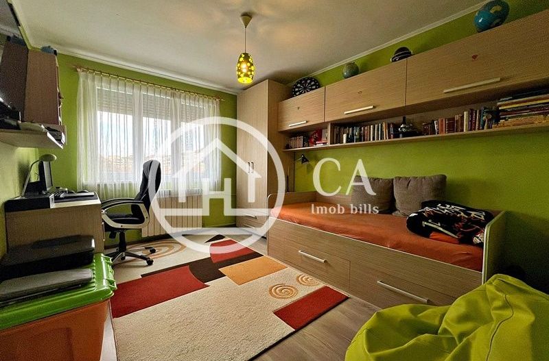 Apartament de vânzare cu 3 camere în zona Rogerius, Oradea - Poză 9