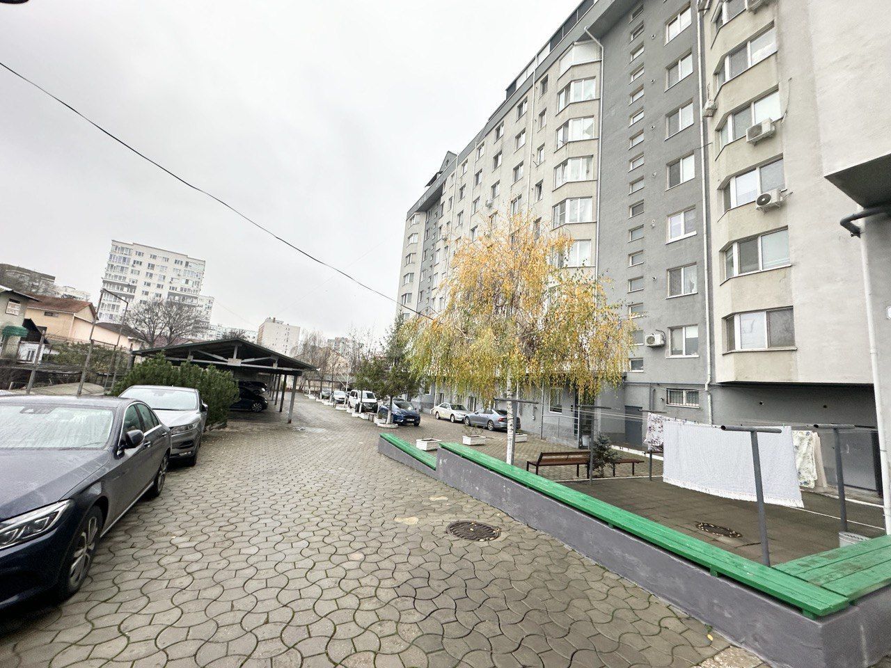 Vând Apartament cu 4 camere100 м². Poșta Veche. - Poză 1