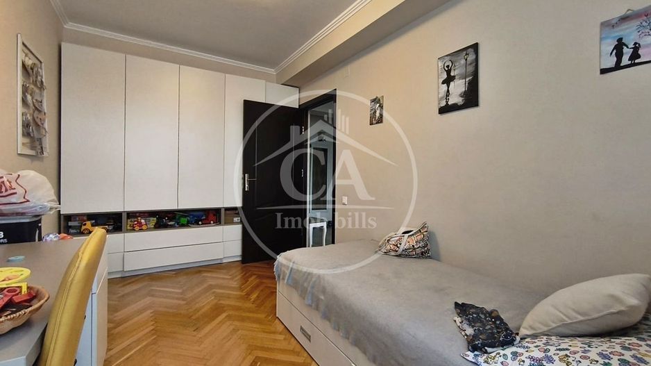 Apartament de vânzare cu 4 camere în zona Decebal, Oradea - Poză 11