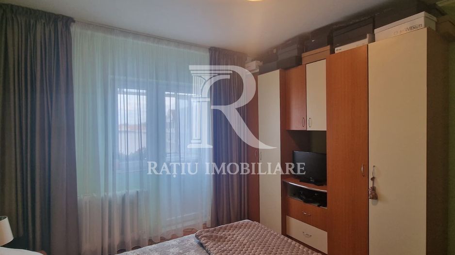 Apartament cu 3 camere | Zona Biserica Emanuel | Oradea - Poză 9