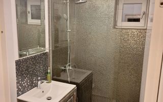 Apartament cu 2 camere , zona piata centrala - Poză 5
