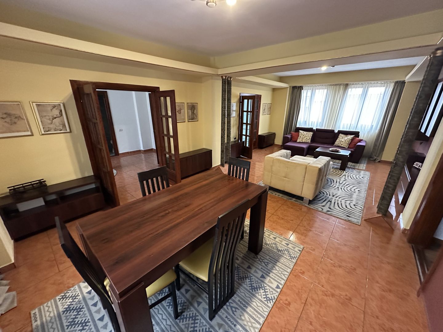 Apartament cu 3 camere în zona P-ta Unirii - Poză 3