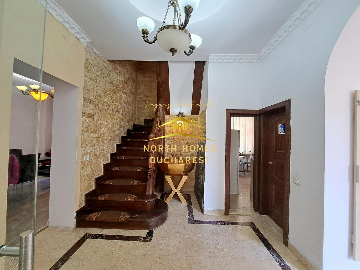 Vila de inchiriat -7 camere -Parcare - zona UNIRII - Poză 12