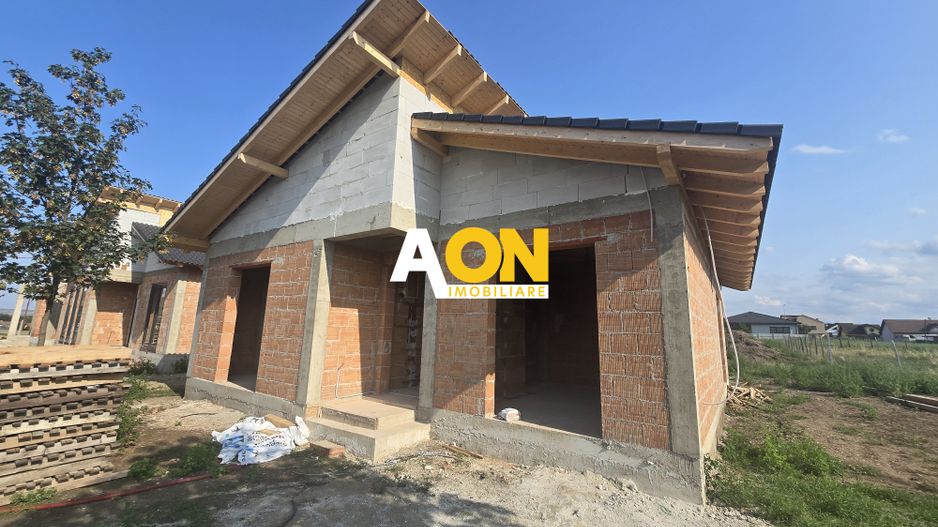 Casa Individuala 4 Camere, 2 Bai, 400mp Teren - Poză 1