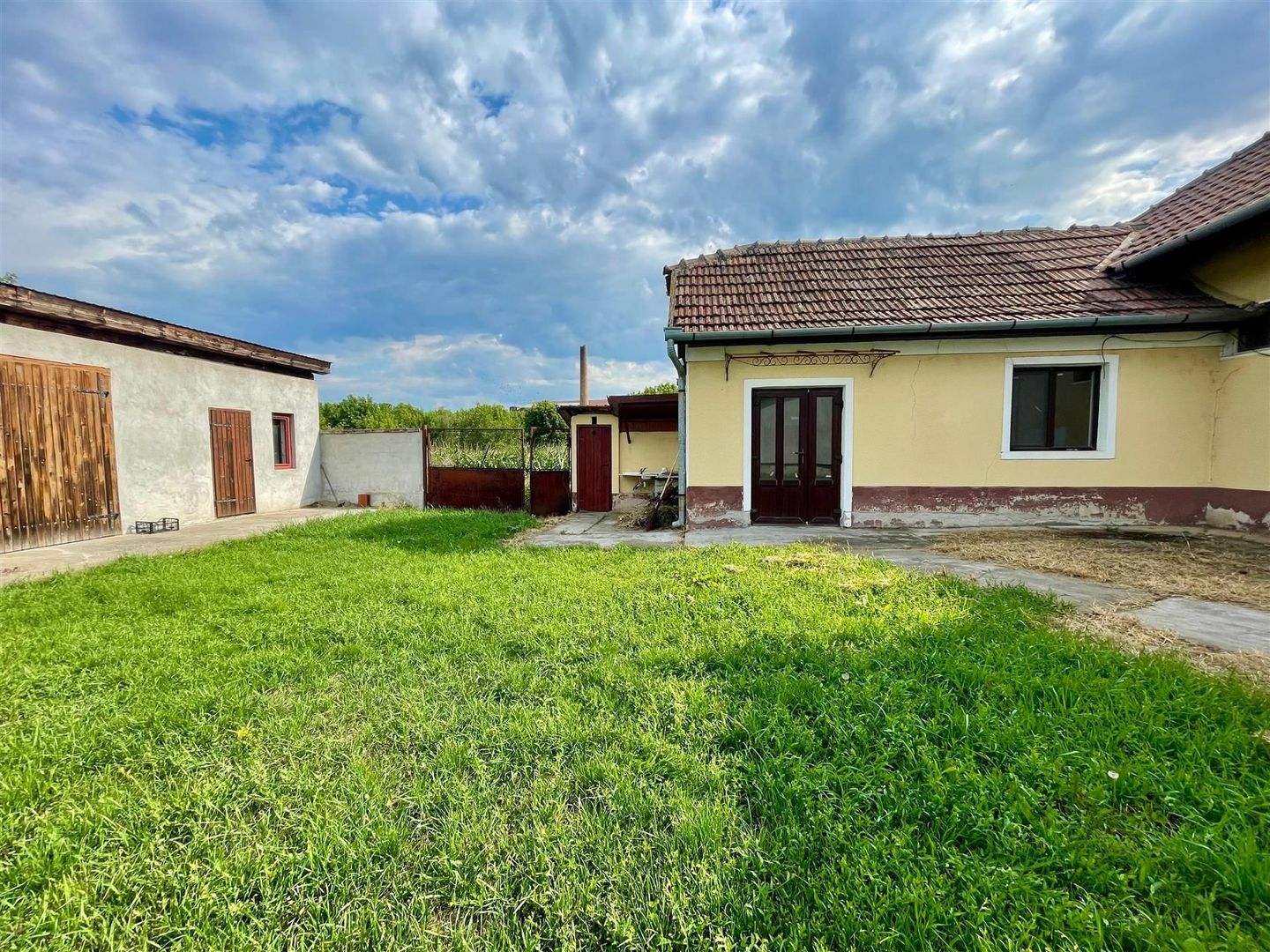 Casa cu teren de 1233 mp la 25 km de Oradea - Poză 9