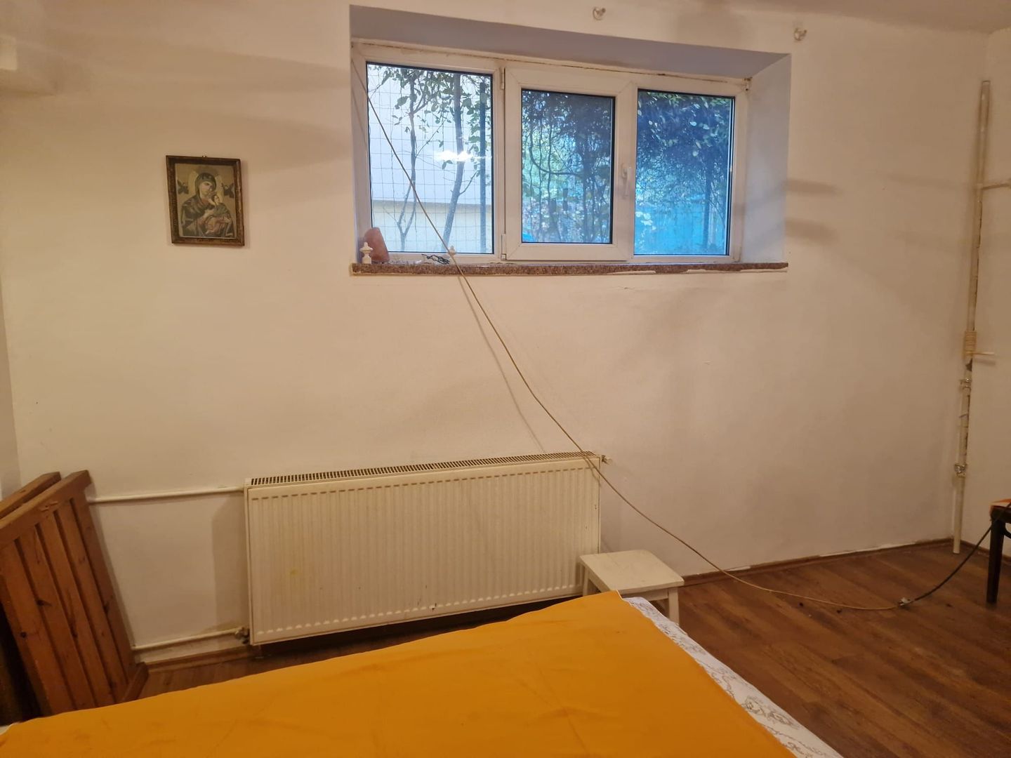 Inchiriere apartament 3 camere demisol inalt - Cașin - Poză 1