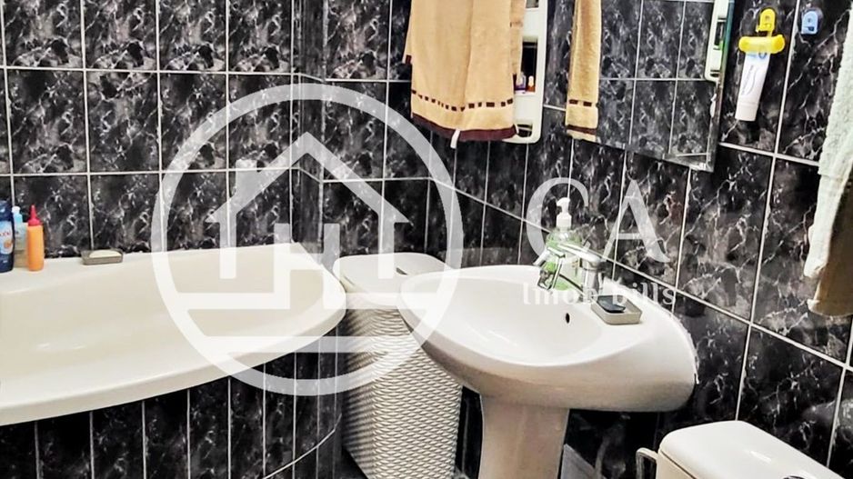 Apartament cu 3 camere ( modificat din 4 ) - Zona Rogerius - Poză 8