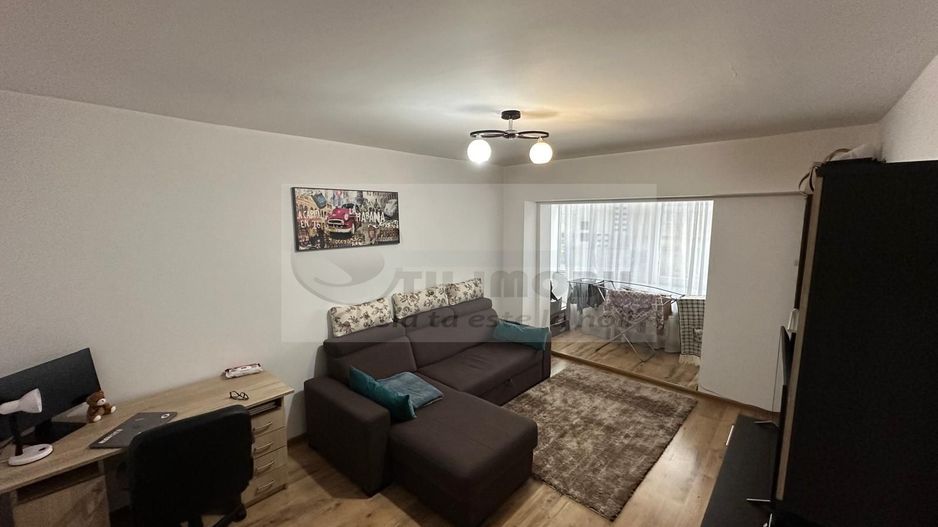 Apartament cu 2 camere, decomandat, 70 mp , etaj 1, zona Podu de Fier - Poză 2