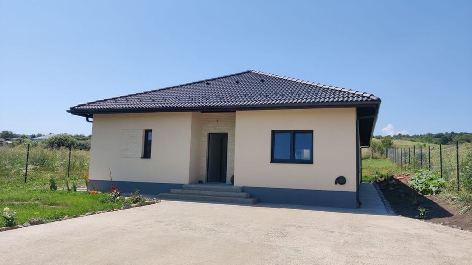 Casa individuala, 130 mp, Pompa caldura, panouri solare, COMISON 0 - Poză 1